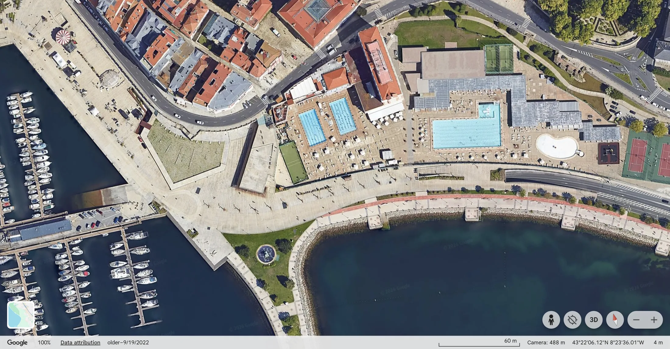 La Solana, 2022: o complexo de piscinas rematado e unha fronte marítima axardinada.