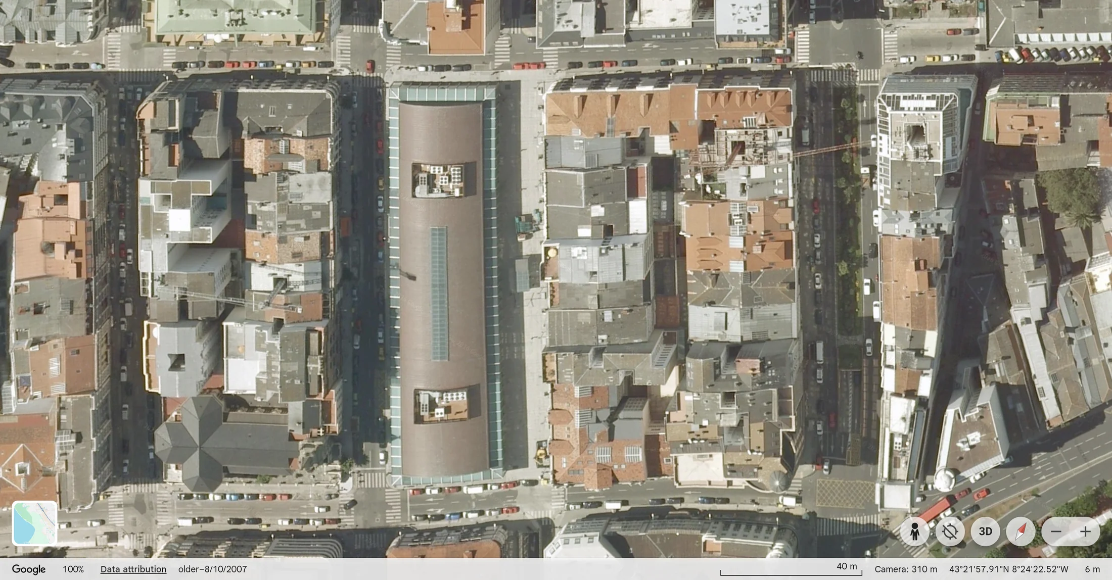 Praza de Lugo, vista histórica de 2007: o mercado e as calzadas do seu perímetro.